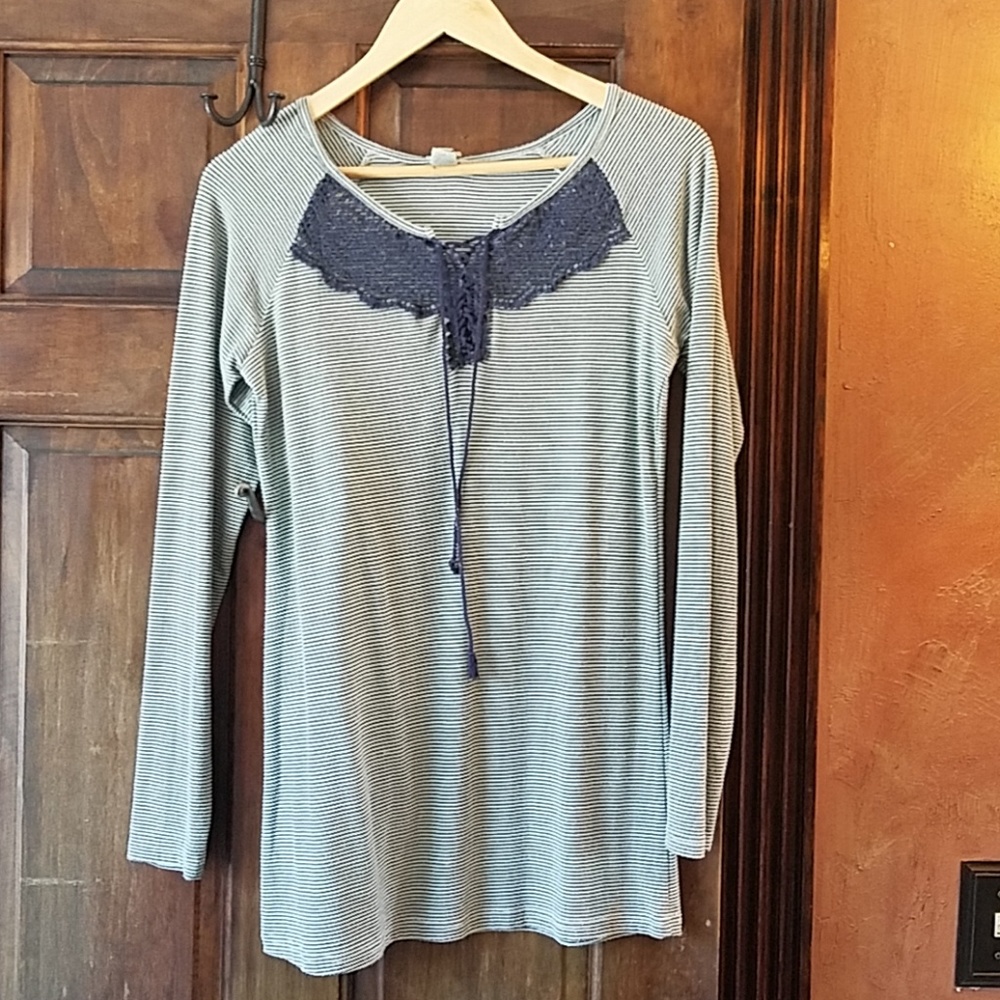 Gimmicks Long Sleeve Tee